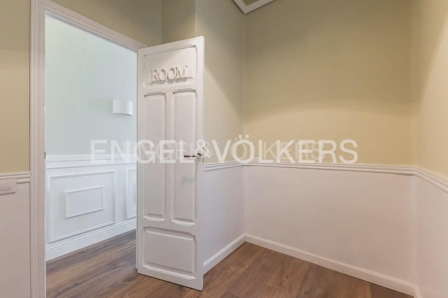 Appartement de 2 chambres à louer à Valence ville - 2 000 € (Ref: 9897572)