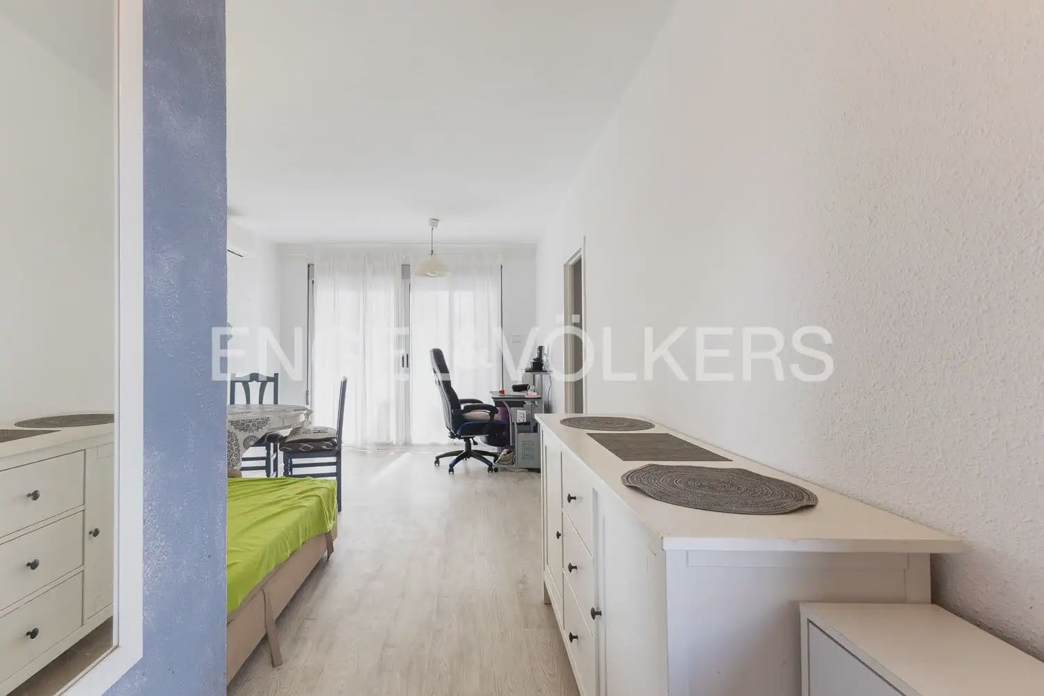 2 bedroom Flat for sale in Valencia city with garage - € 180,000 (Ref: 9897581)