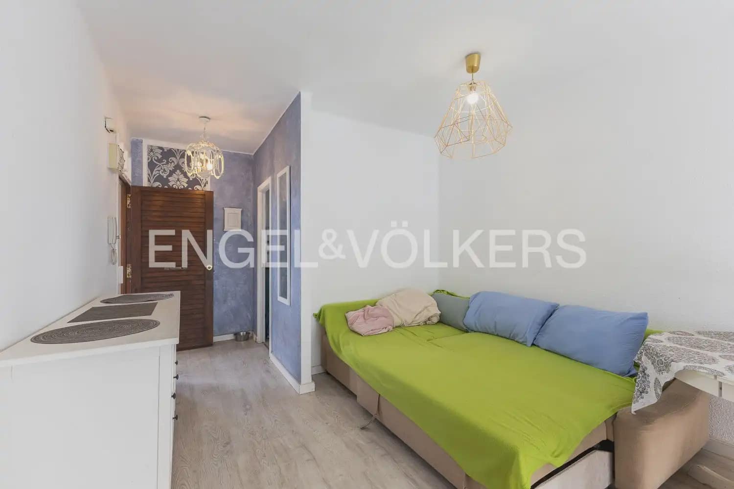 2 bedroom Flat for sale in Valencia city with garage - € 180,000 (Ref: 9897581)