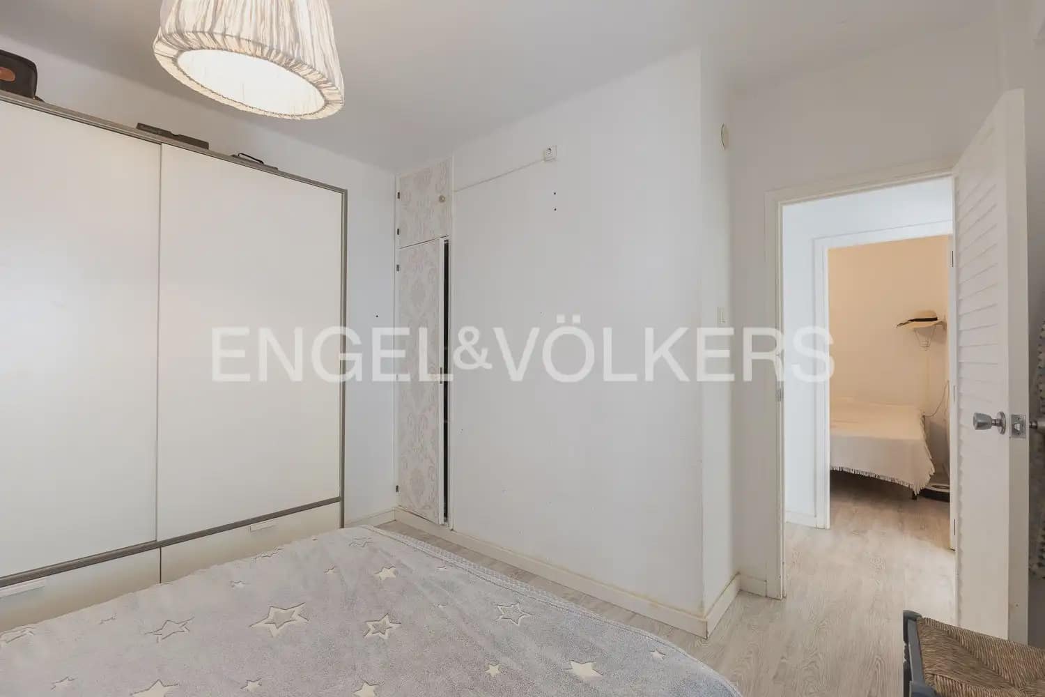 2 bedroom Flat for sale in Valencia city with garage - € 180,000 (Ref: 9897581)