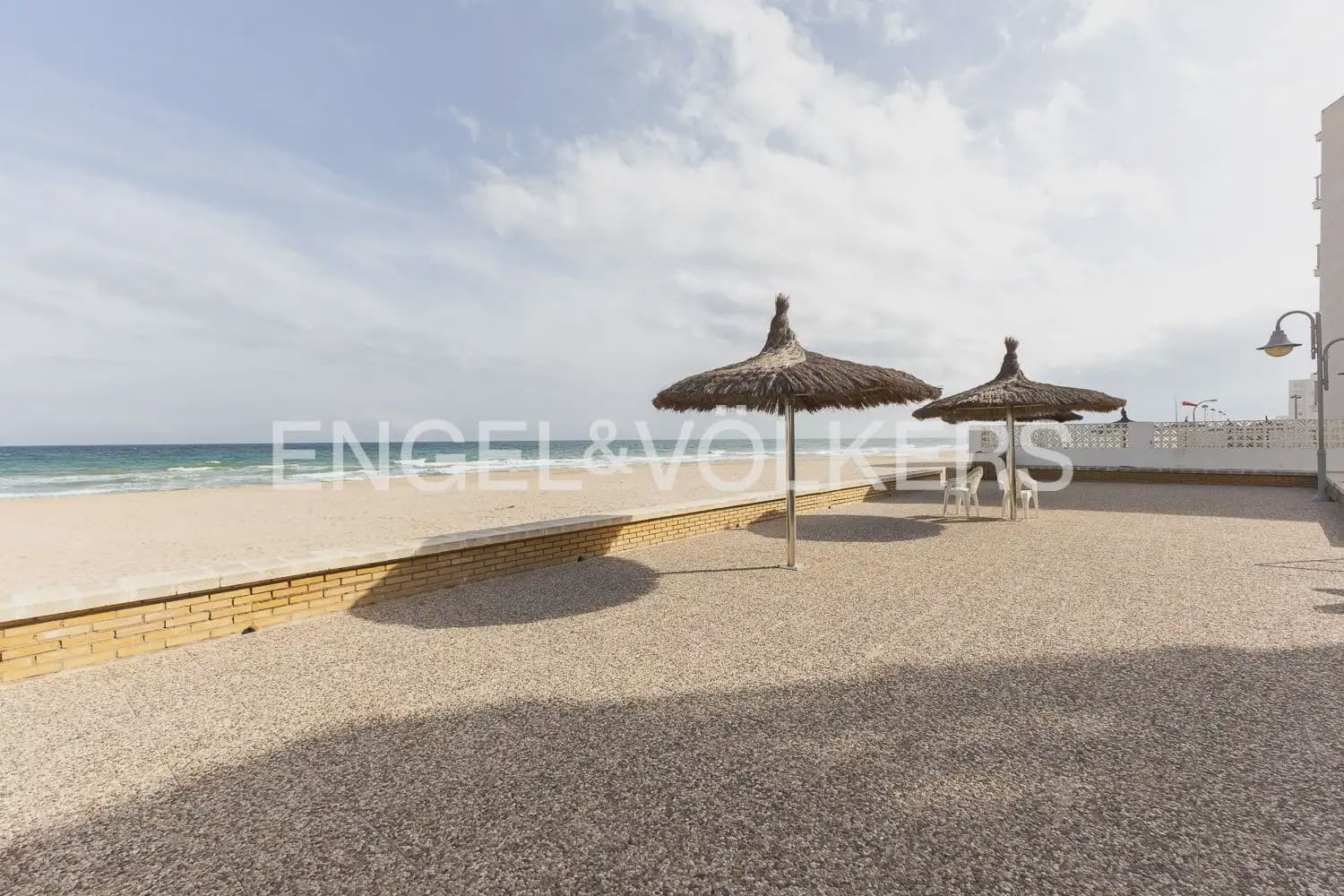 2 bedroom Flat for sale in Valencia city with garage - € 180,000 (Ref: 9897581)