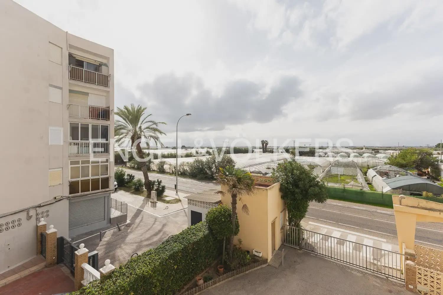 2 bedroom Flat for sale in Valencia city with garage - € 180,000 (Ref: 9897581)