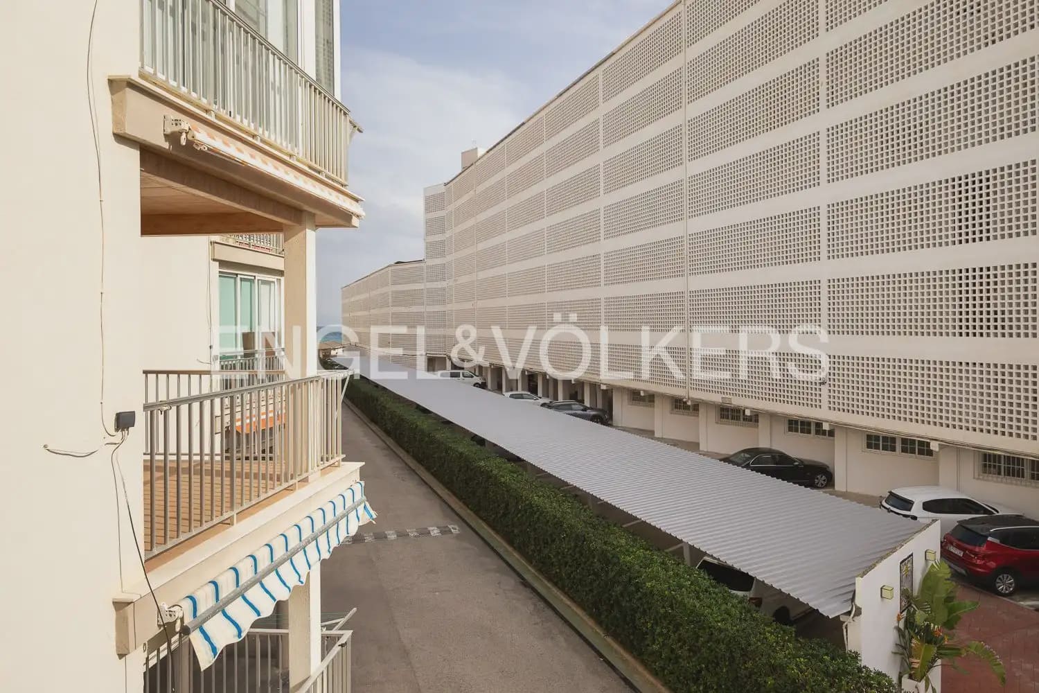 2 bedroom Flat for sale in Valencia city with garage - € 180,000 (Ref: 9897581)