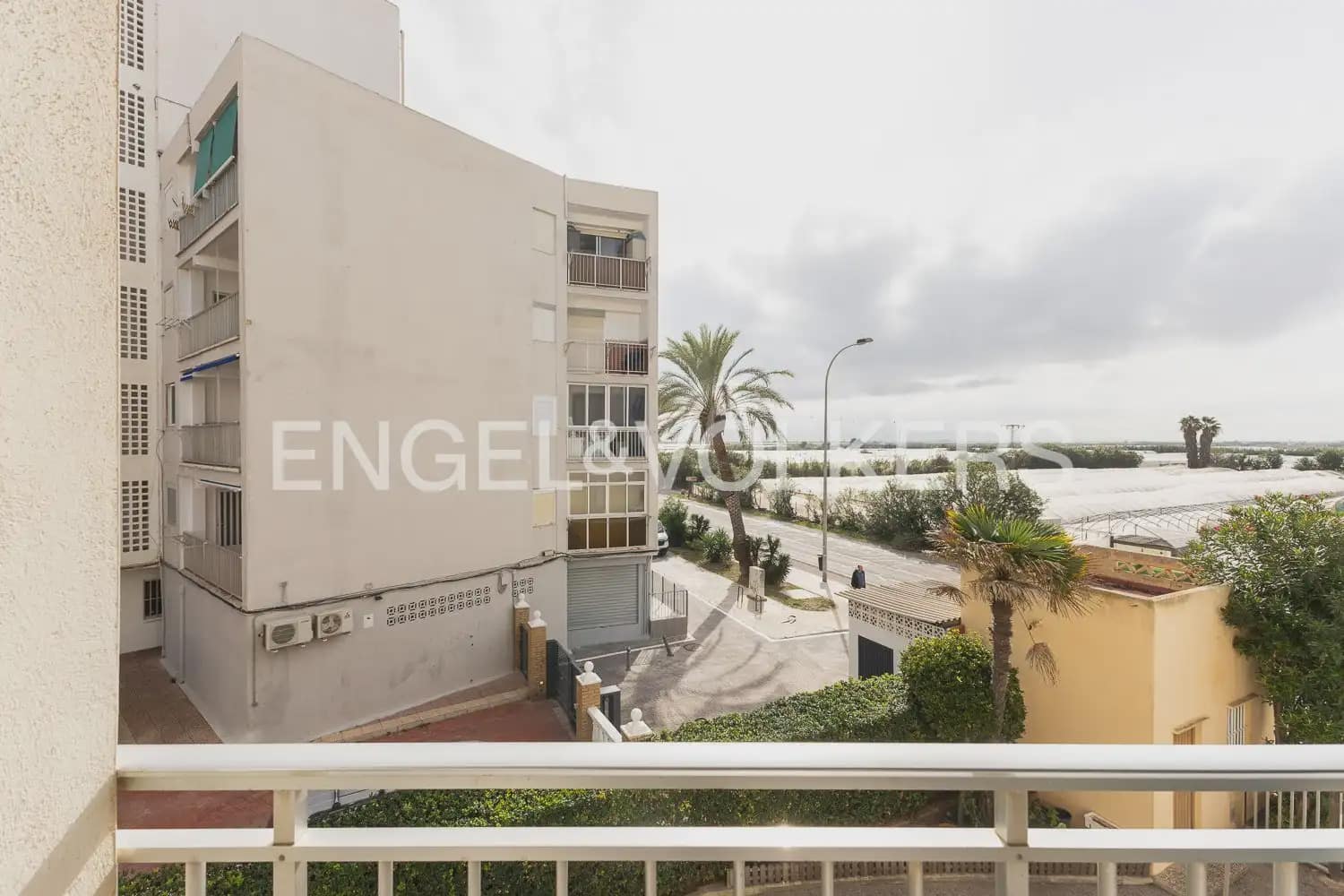 2 bedroom Flat for sale in Valencia city with garage - € 180,000 (Ref: 9897581)