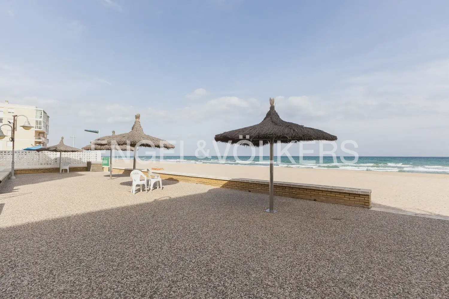 2 bedroom Flat for sale in Valencia city with garage - € 180,000 (Ref: 9897581)