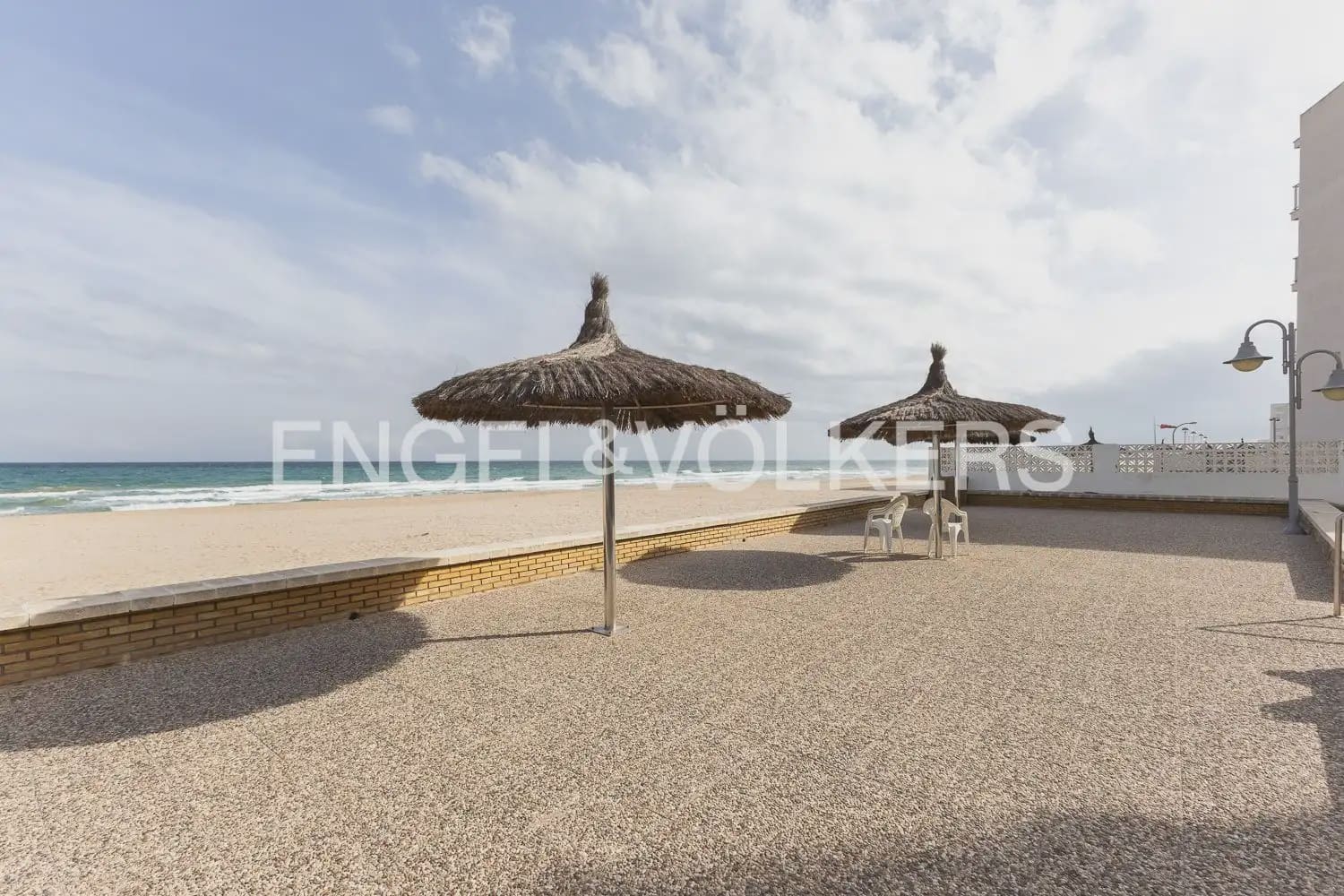 2 bedroom Flat for sale in Valencia city with garage - € 180,000 (Ref: 9897581)