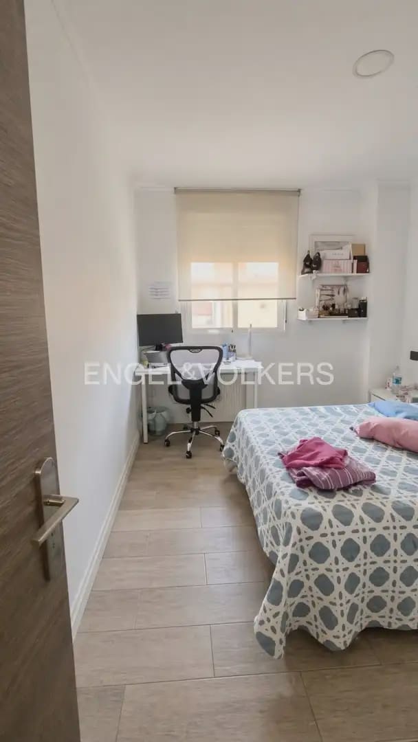 5 quarto Apartamento para arrendar em Valencia cidade - 2 300 € (Ref: 9897584)