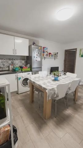 5 slaapkamer Flat te huur in L'Illa Perduda, Valencia stad - € 2.300 (Ref: 9897584)
