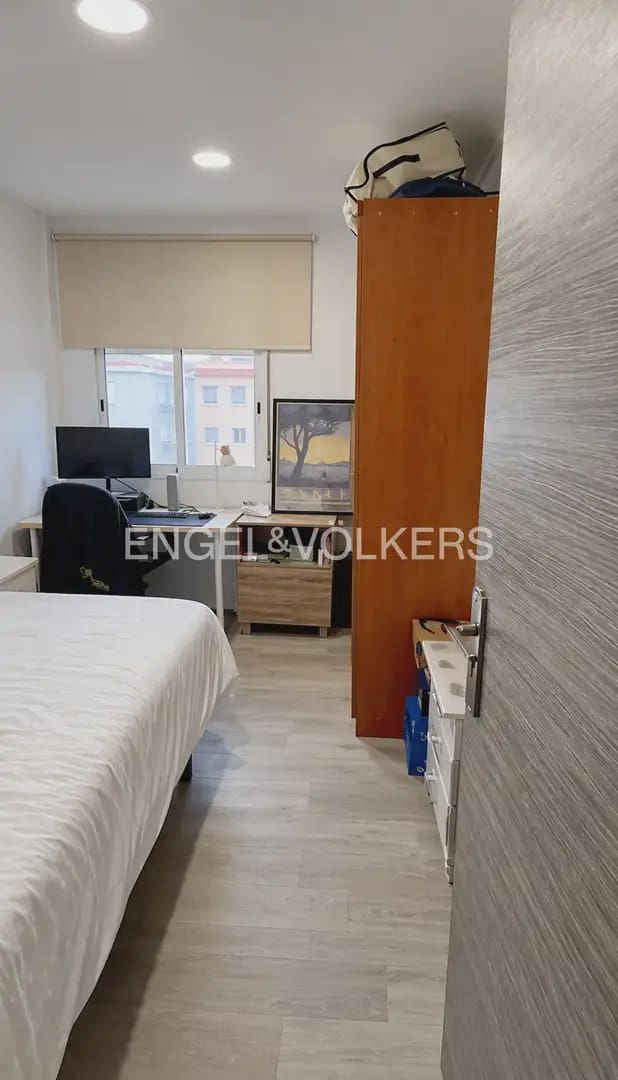5 quarto Apartamento para arrendar em Valencia cidade - 2 300 € (Ref: 9897584)