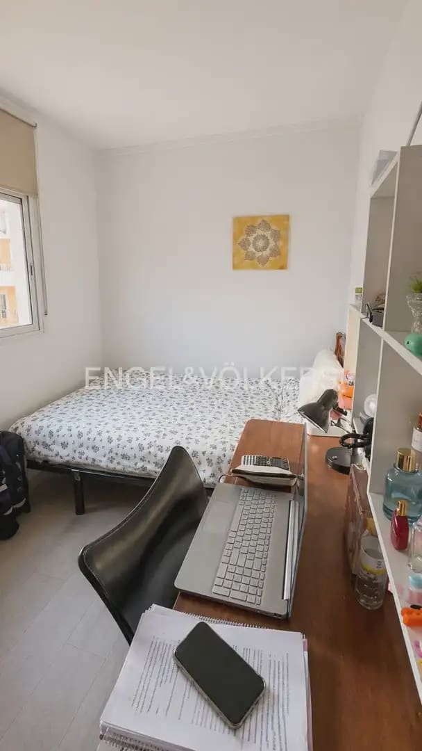 5 quarto Apartamento para arrendar em Valencia cidade - 2 300 € (Ref: 9897584)