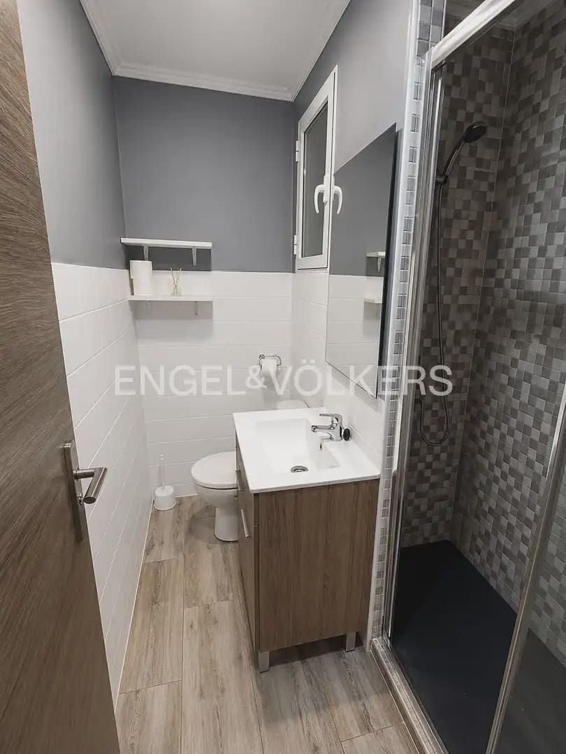 5 quarto Apartamento para arrendar em Valencia cidade - 2 300 € (Ref: 9897584)