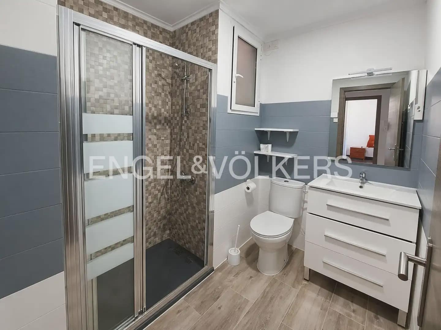 5 quarto Apartamento para arrendar em Valencia cidade - 2 300 € (Ref: 9897584)