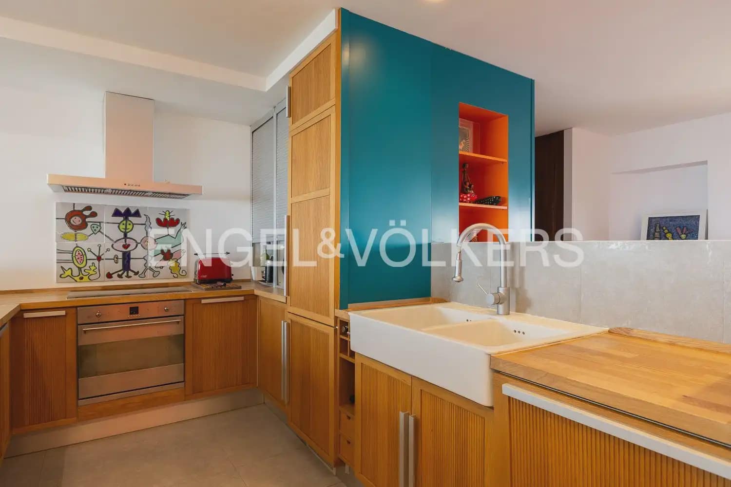 2 slaapkamer Flat te huur in Valencia stad met zwembad garage - € 1.800 (Ref: 9897585)