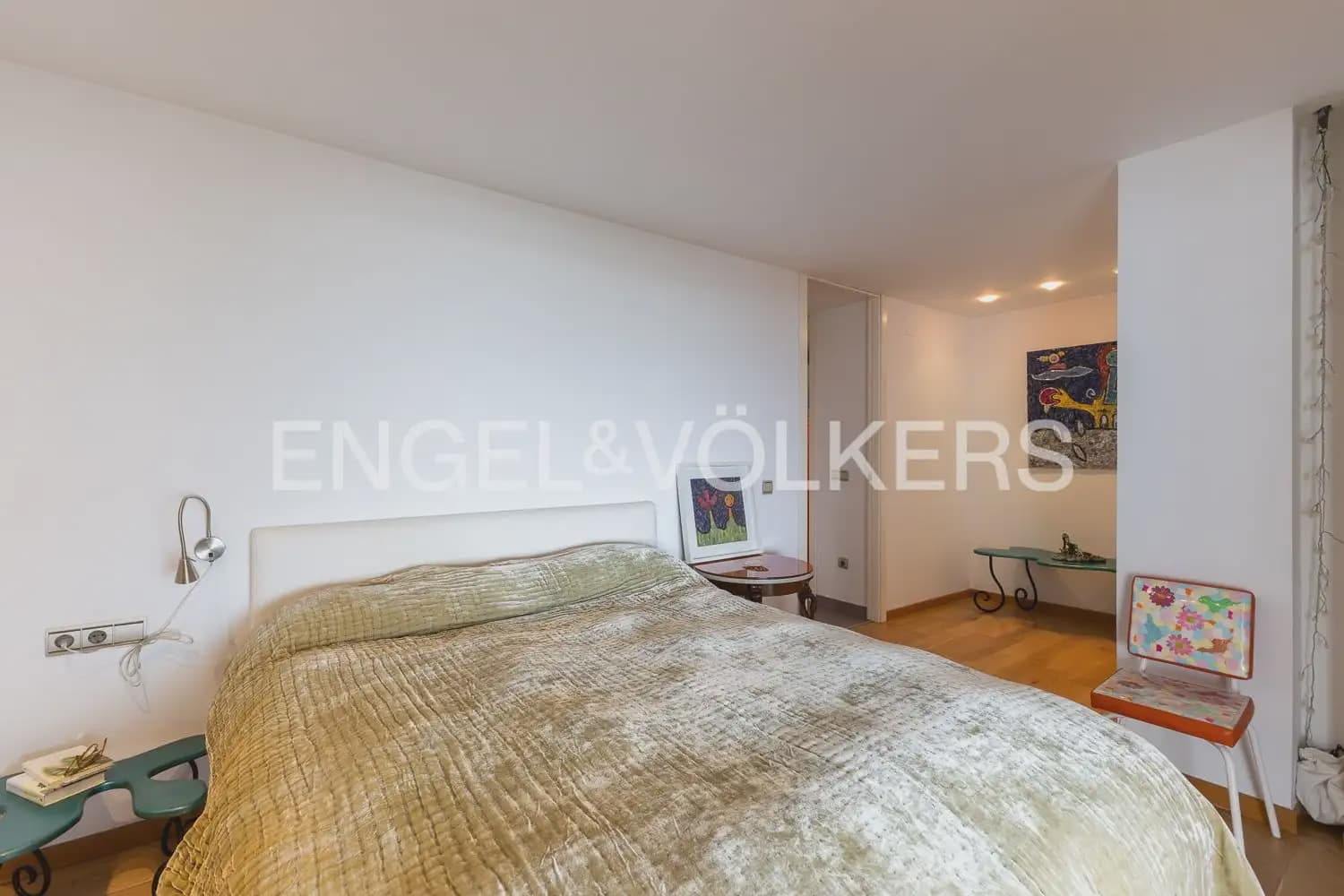 2 slaapkamer Flat te huur in Valencia stad met zwembad garage - € 1.800 (Ref: 9897585)