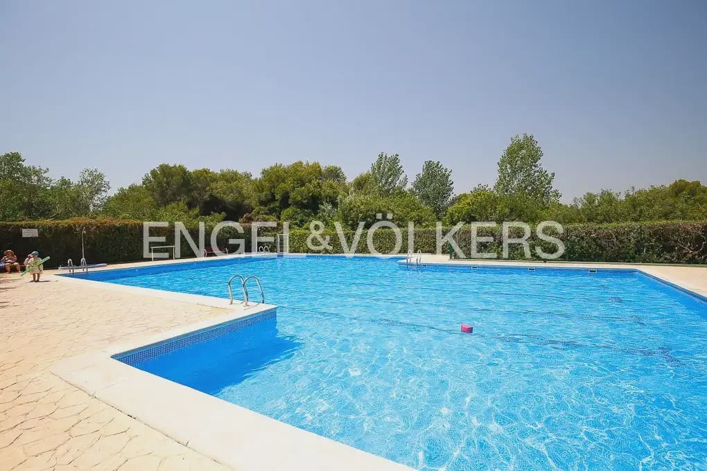2 slaapkamer Flat te huur in Valencia stad met zwembad garage - € 1.800 (Ref: 9897585)