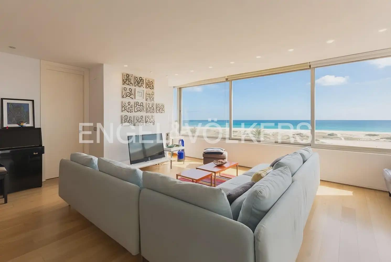2 slaapkamer Flat te huur in Valencia stad met zwembad garage - € 1.800 (Ref: 9897585)