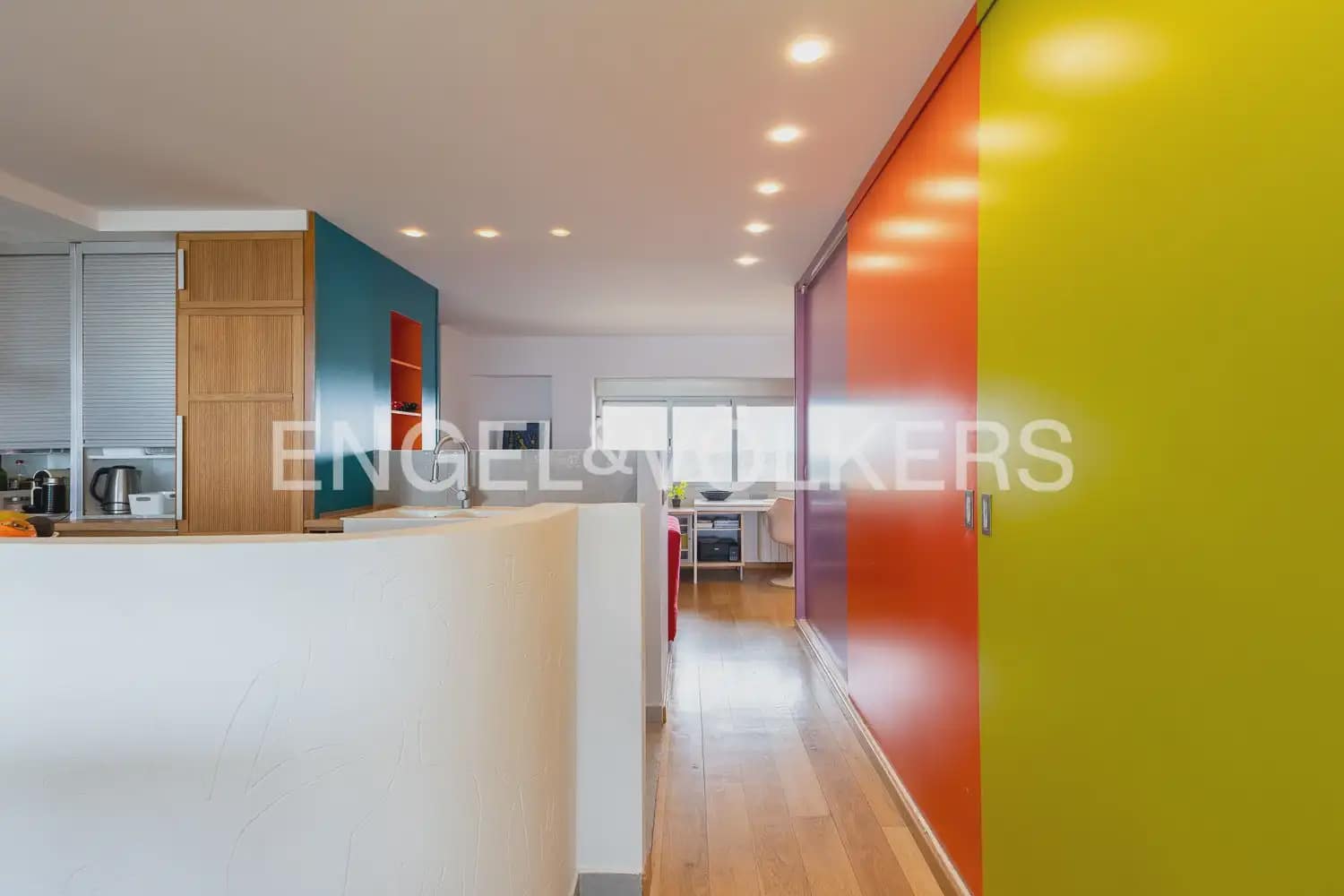 2 slaapkamer Flat te huur in Valencia stad met zwembad garage - € 1.800 (Ref: 9897585)