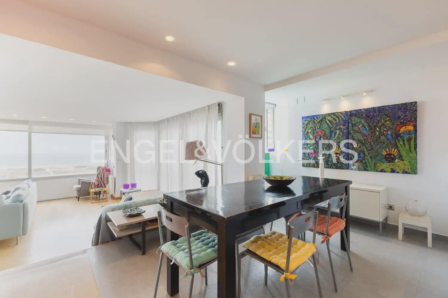 2 slaapkamer Flat te huur in Valencia stad met zwembad garage - € 1.800 (Ref: 9897585)