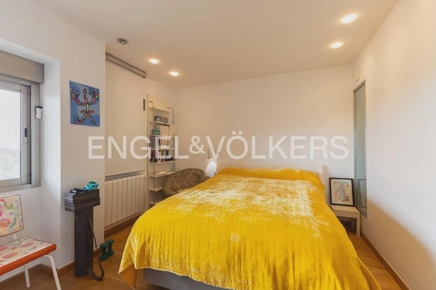 2 slaapkamer Flat te huur in Valencia stad met zwembad garage - € 1.800 (Ref: 9897585)