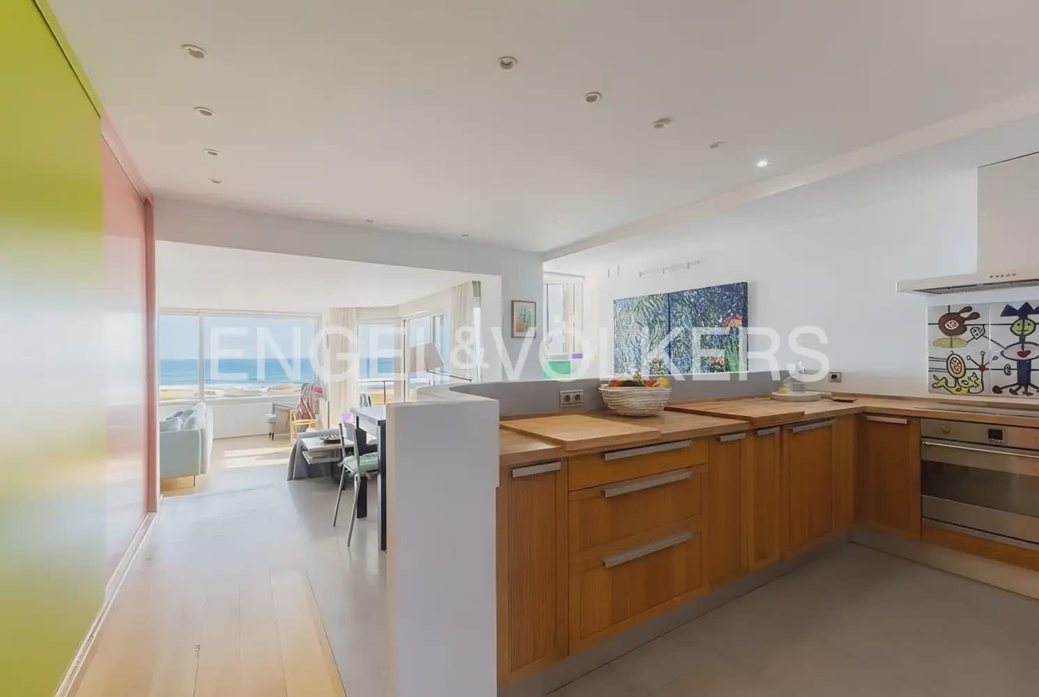 2 slaapkamer Flat te huur in Valencia stad met zwembad garage - € 1.800 (Ref: 9897585)