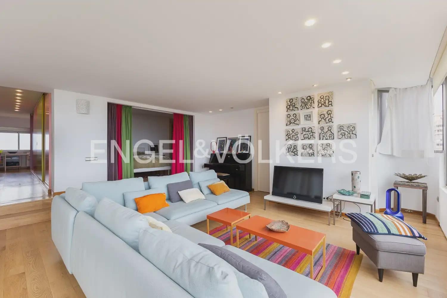 2 slaapkamer Flat te huur in Valencia stad met zwembad garage - € 1.800 (Ref: 9897585)