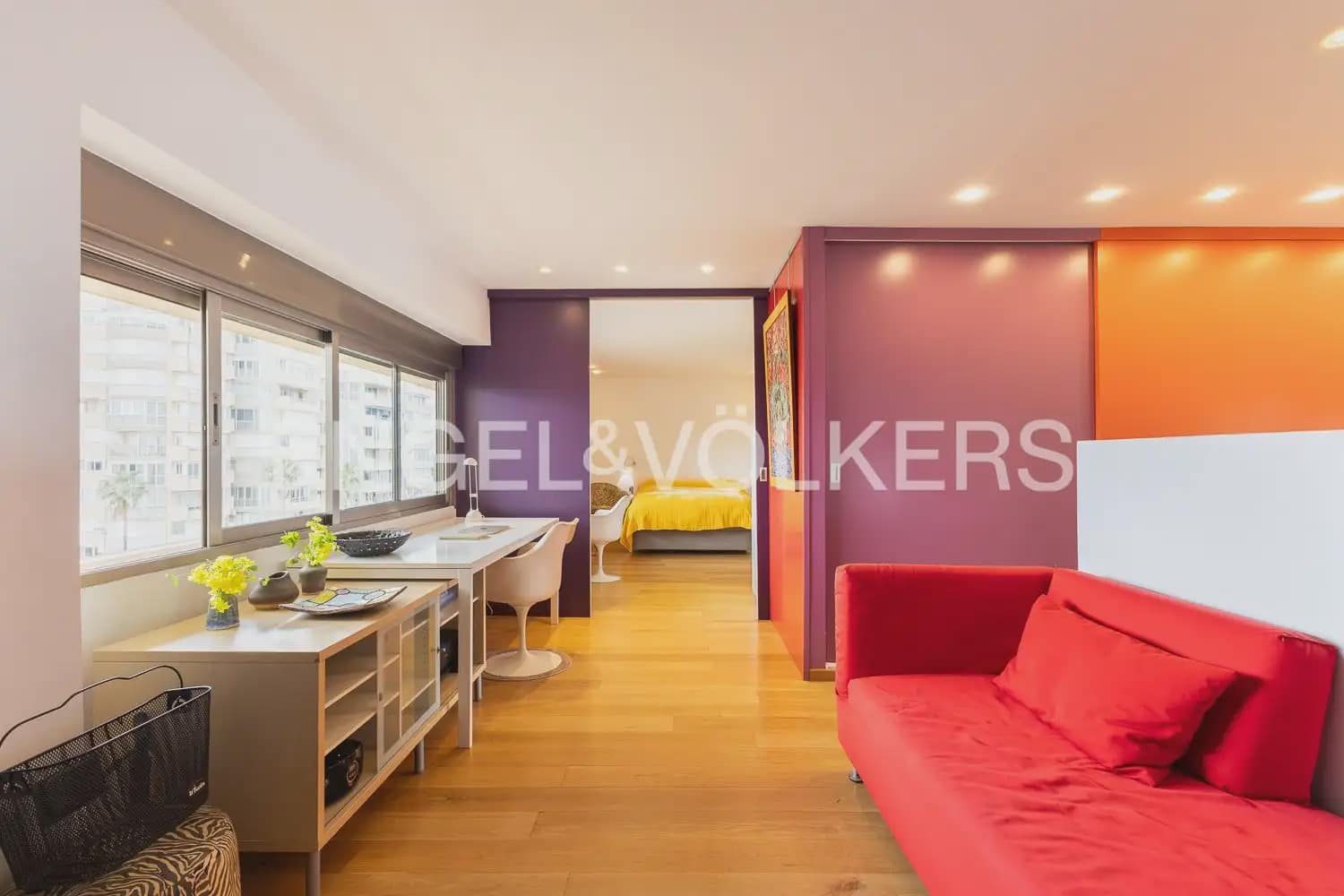 2 slaapkamer Flat te huur in Valencia stad met zwembad garage - € 1.800 (Ref: 9897585)
