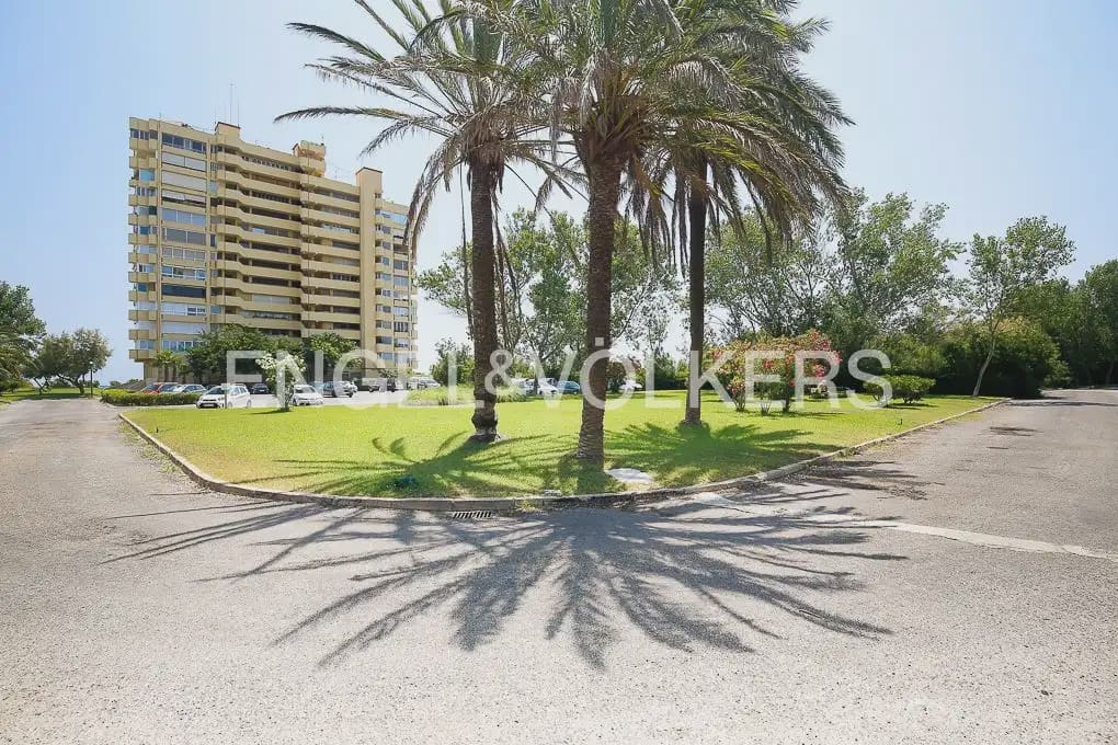 2 slaapkamer Flat te huur in Valencia stad met zwembad garage - € 1.800 (Ref: 9897585)