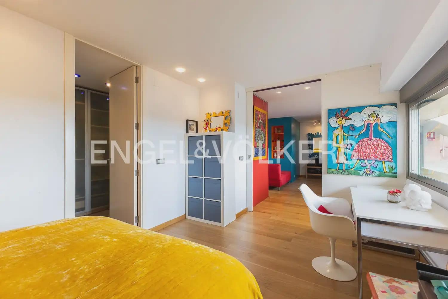 2 slaapkamer Flat te huur in Valencia stad met zwembad garage - € 1.800 (Ref: 9897585)