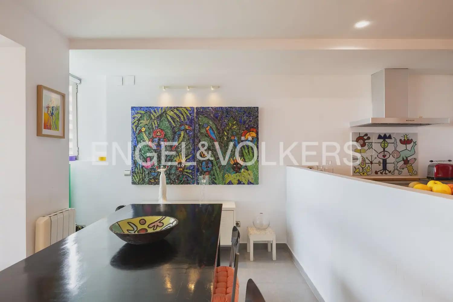 2 slaapkamer Flat te huur in Valencia stad met zwembad garage - € 1.800 (Ref: 9897585)