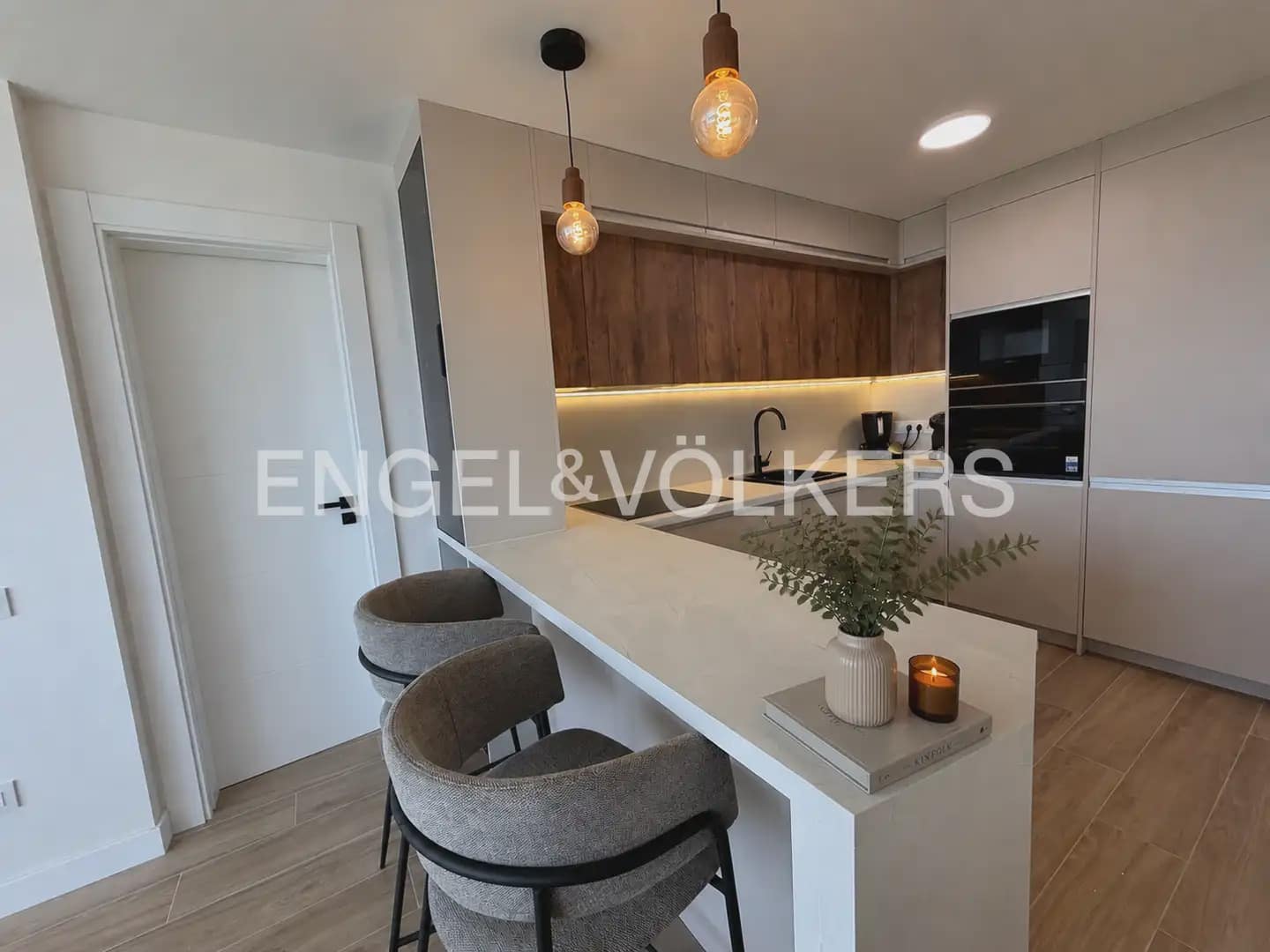 1 bedroom Flat for rent in La Pobla de Farnals with pool - € 1,500 (Ref: 9897588)