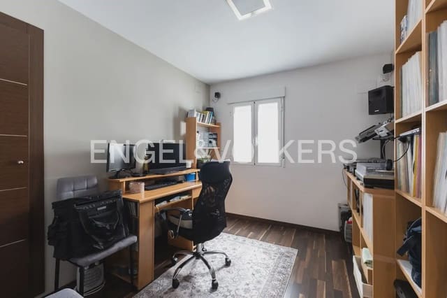 3 bedroom Flat for sale in Sueca with garage - € 220,000 (Ref: 9897592)
