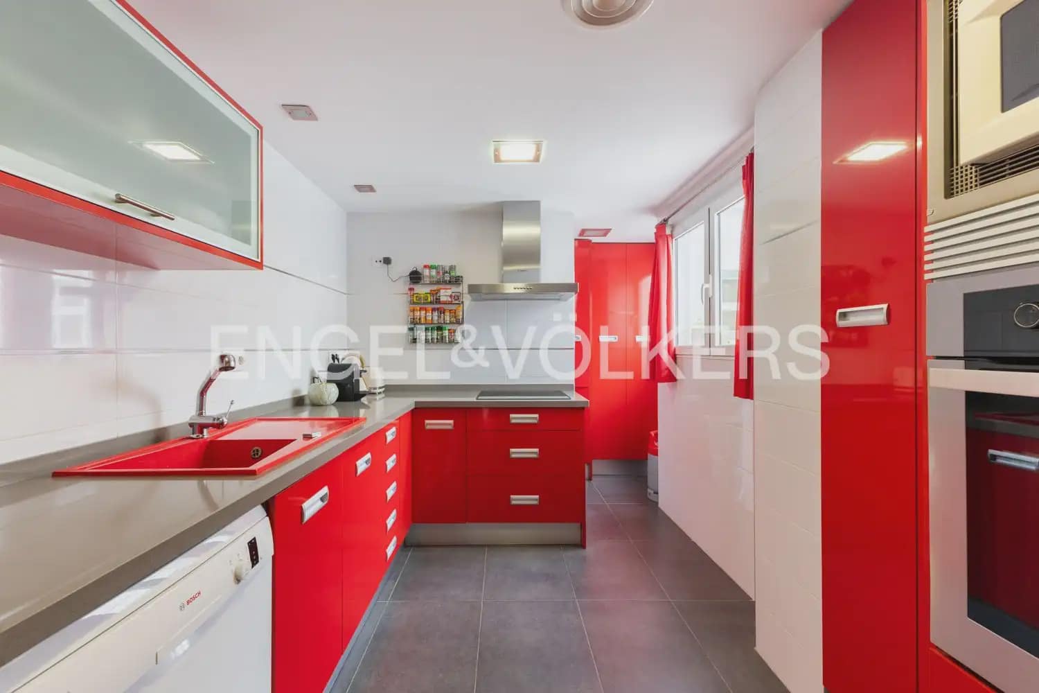 3 bedroom Flat for sale in Sueca with garage - € 220,000 (Ref: 9897592)