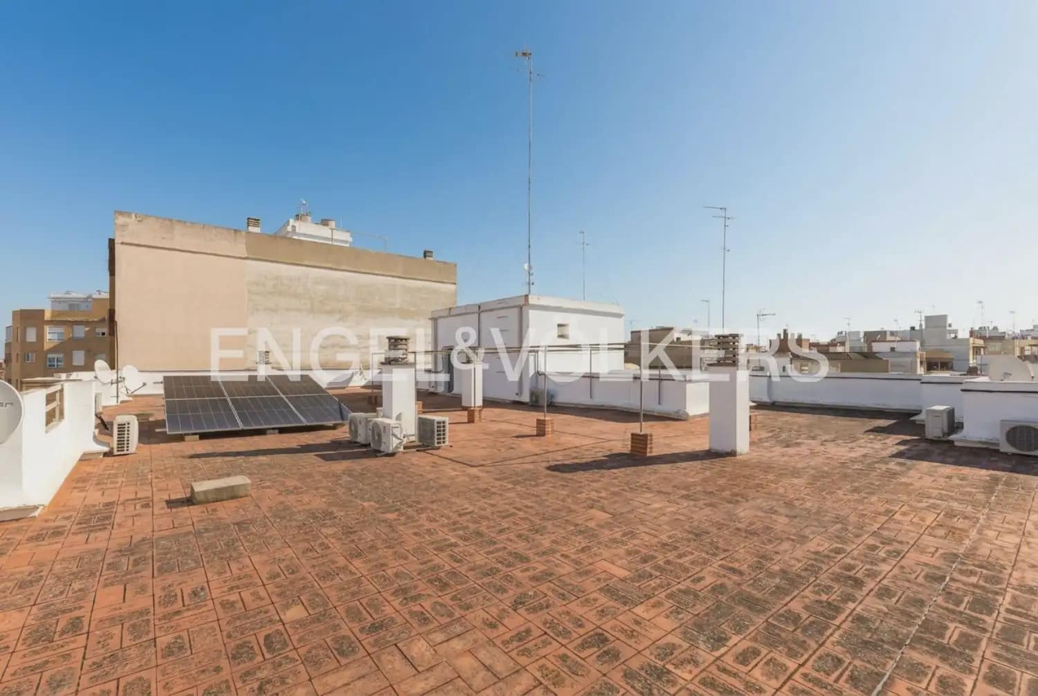 3 bedroom Flat for sale in Sueca with garage - € 220,000 (Ref: 9897592)