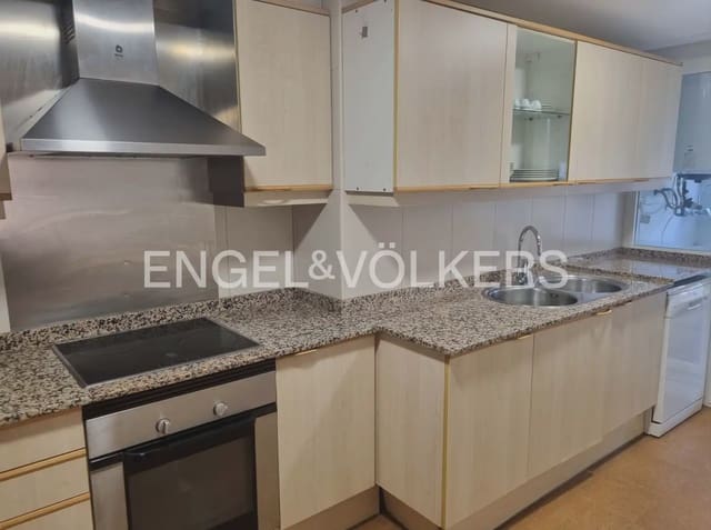 4 slaapkamer Flat te huur in Ciutat Jardi, Valencia stad - € 2.000 (Ref: 9897595)
