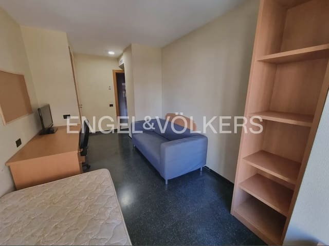 4 slaapkamer Flat te huur in Ciutat Jardi, Valencia stad - € 2.000 (Ref: 9897595)