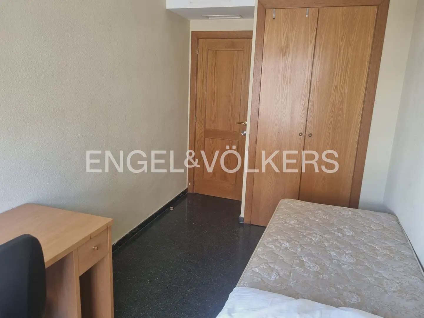 4 slaapkamer Flat te huur in Valencia stad - € 2.000 (Ref: 9897595)