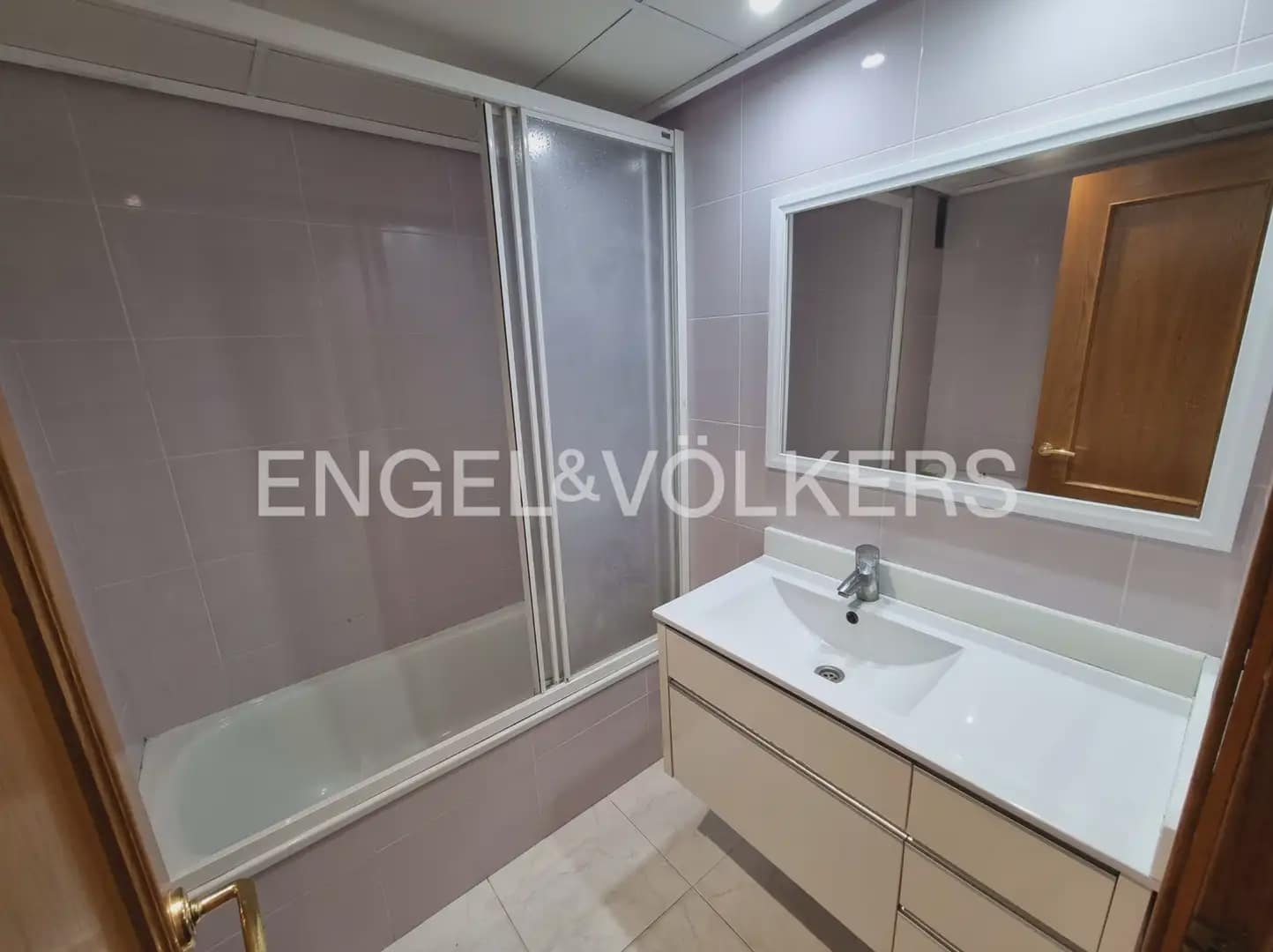 4 slaapkamer Flat te huur in Valencia stad - € 2.000 (Ref: 9897595)