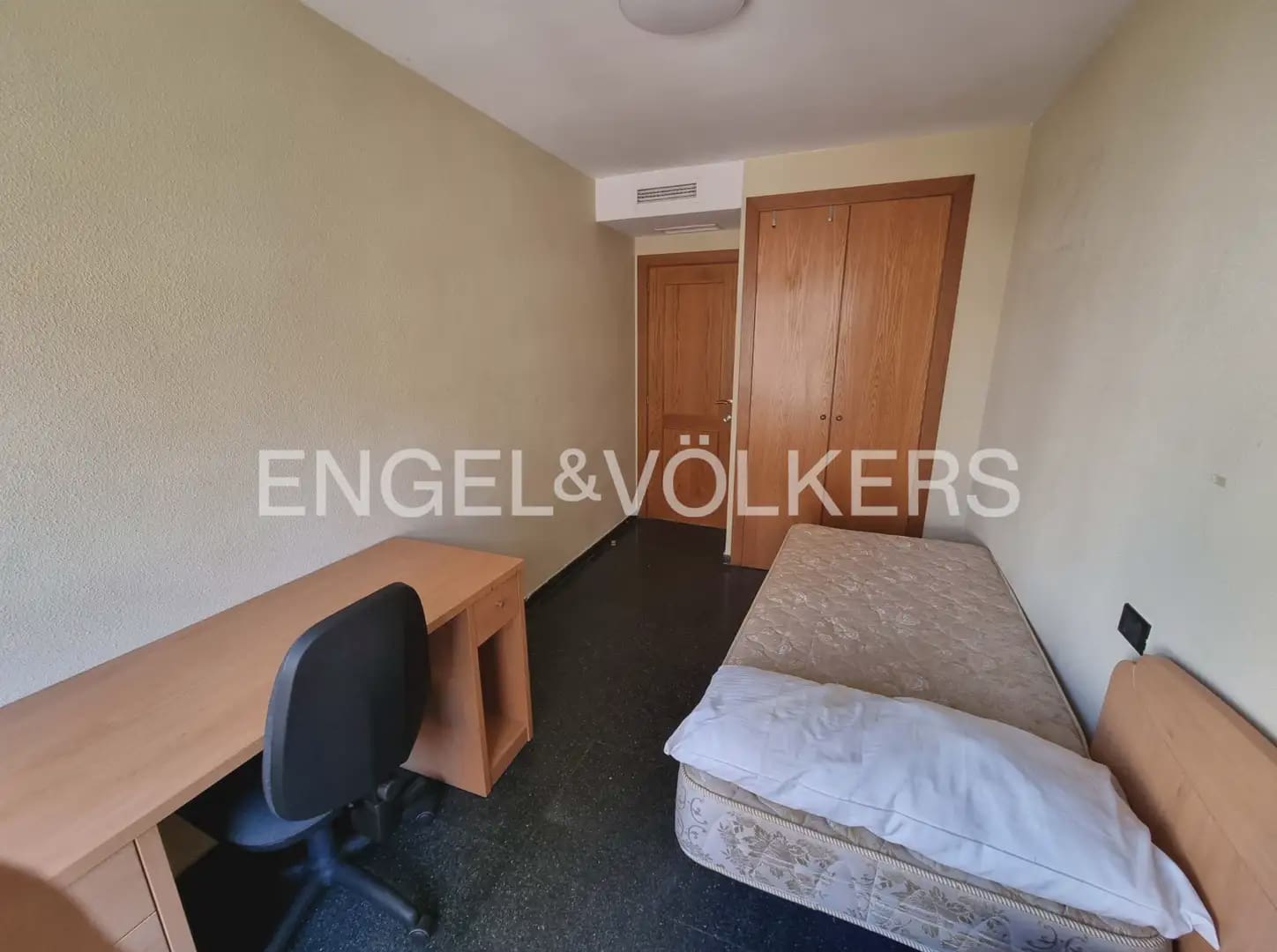 4 slaapkamer Flat te huur in Valencia stad - € 2.000 (Ref: 9897595)