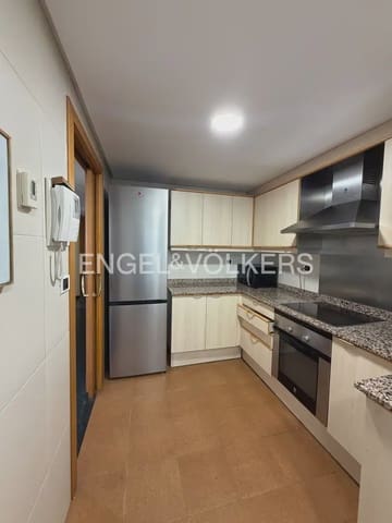 4 makuuhuone Asunto vuokrattavana paikassa Ciutat Jardi, Valencia kaupunki - 1 900 € (Ref: 9897595)
