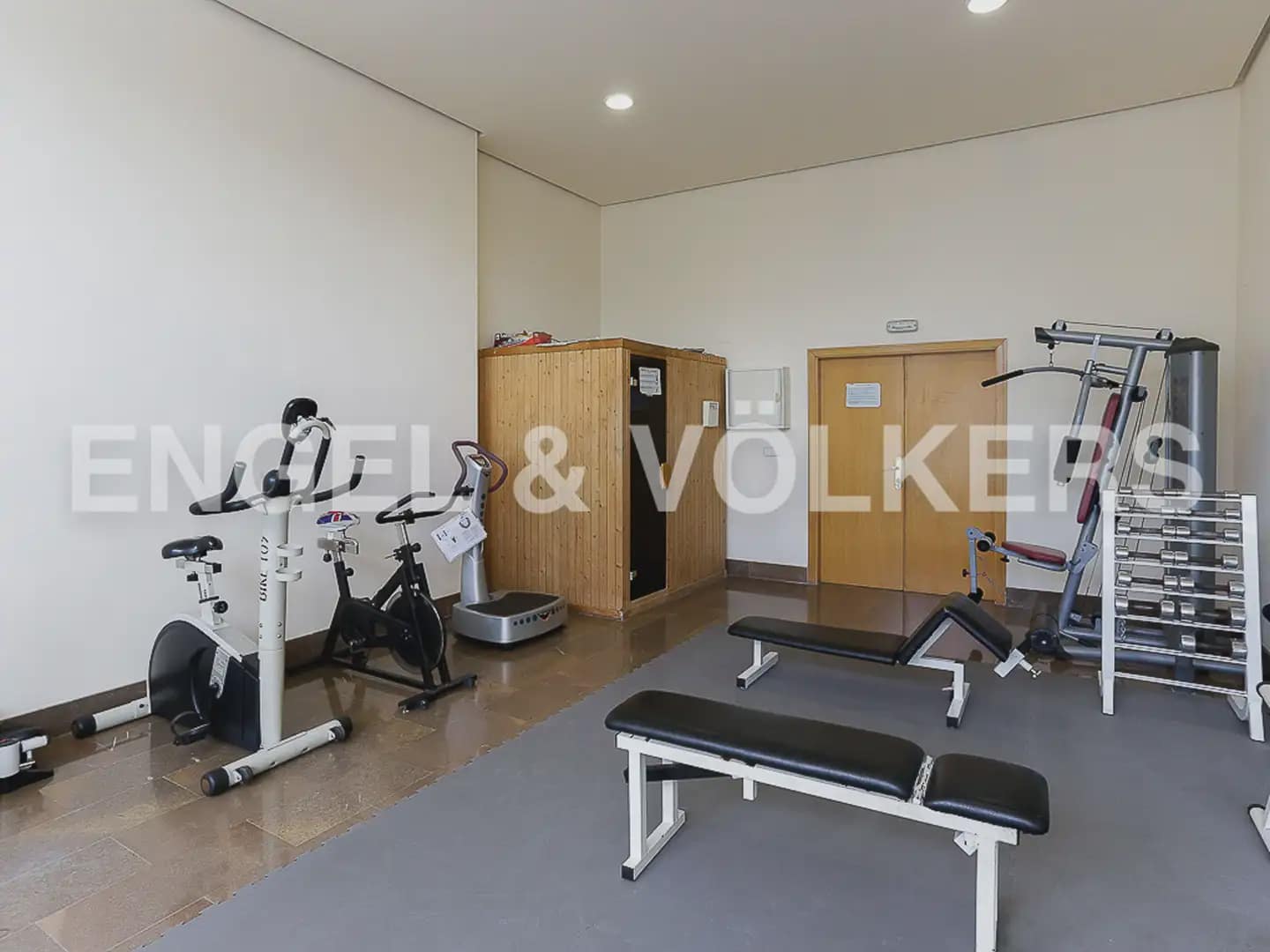 3 camera da letto Appartamento da affittare in Valencia citta con piscina garage - 2.300 € (Rif: 9897600)