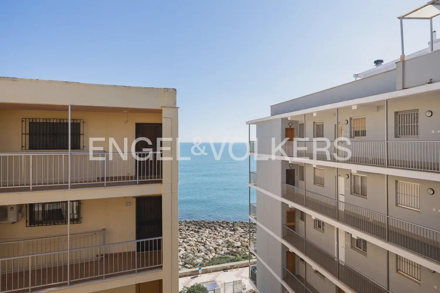 1 bedroom Flat for sale in Cullera with garage - € 210,000 (Ref: 9897601)