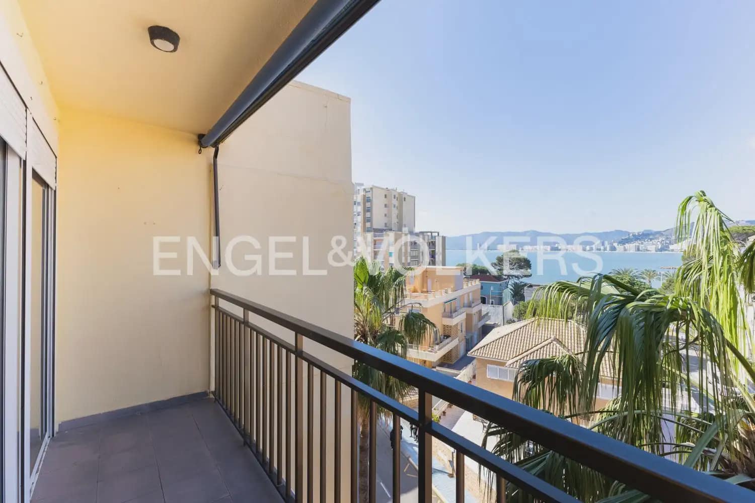 1 bedroom Flat for sale in Cullera with garage - € 210,000 (Ref: 9897601)