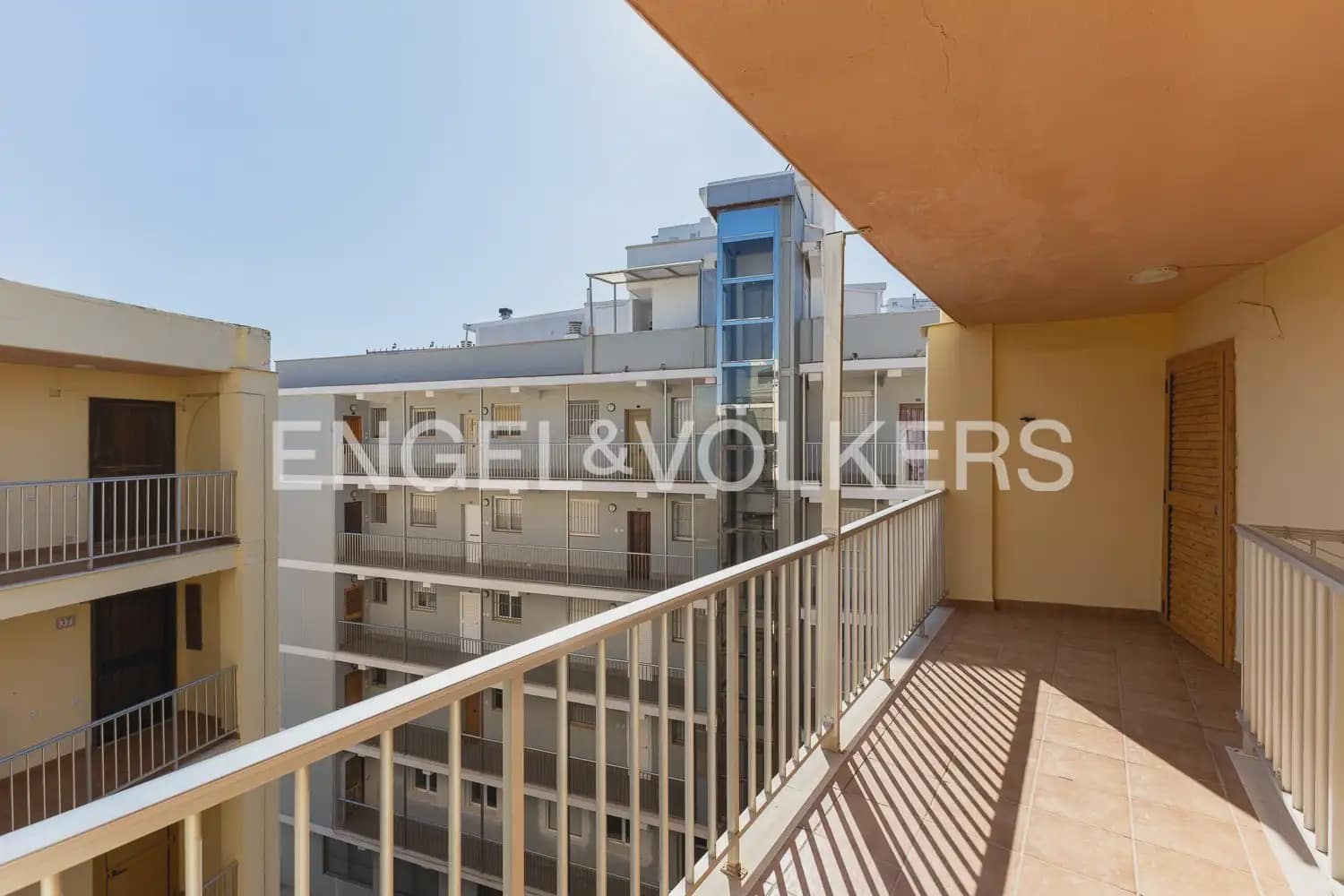 1 bedroom Flat for sale in Cullera with garage - € 210,000 (Ref: 9897601)