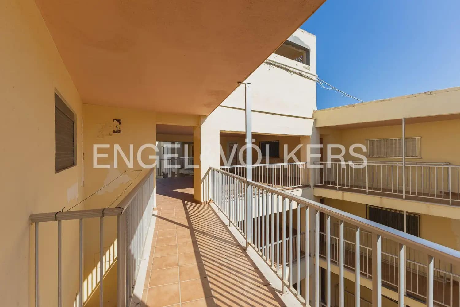 1 bedroom Flat for sale in Cullera with garage - € 210,000 (Ref: 9897601)