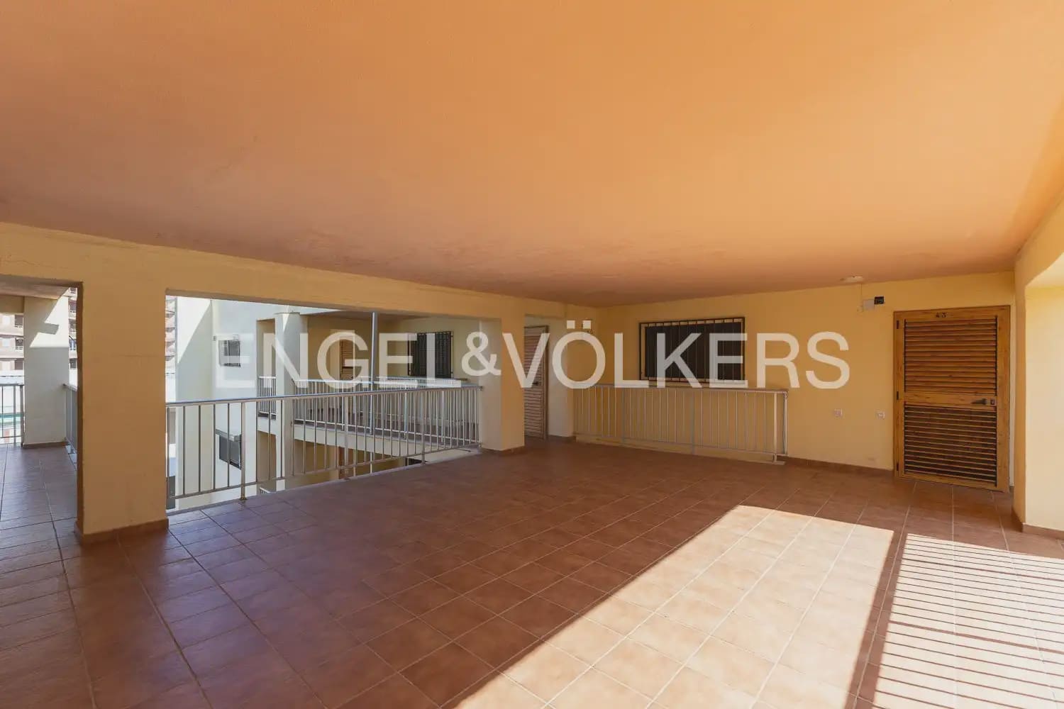 1 bedroom Flat for sale in Cullera with garage - € 210,000 (Ref: 9897601)