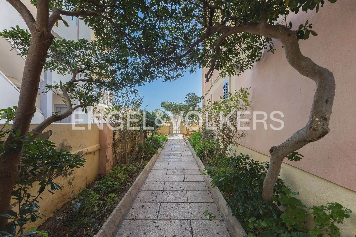 1 bedroom Flat for sale in Cullera with garage - € 210,000 (Ref: 9897601)