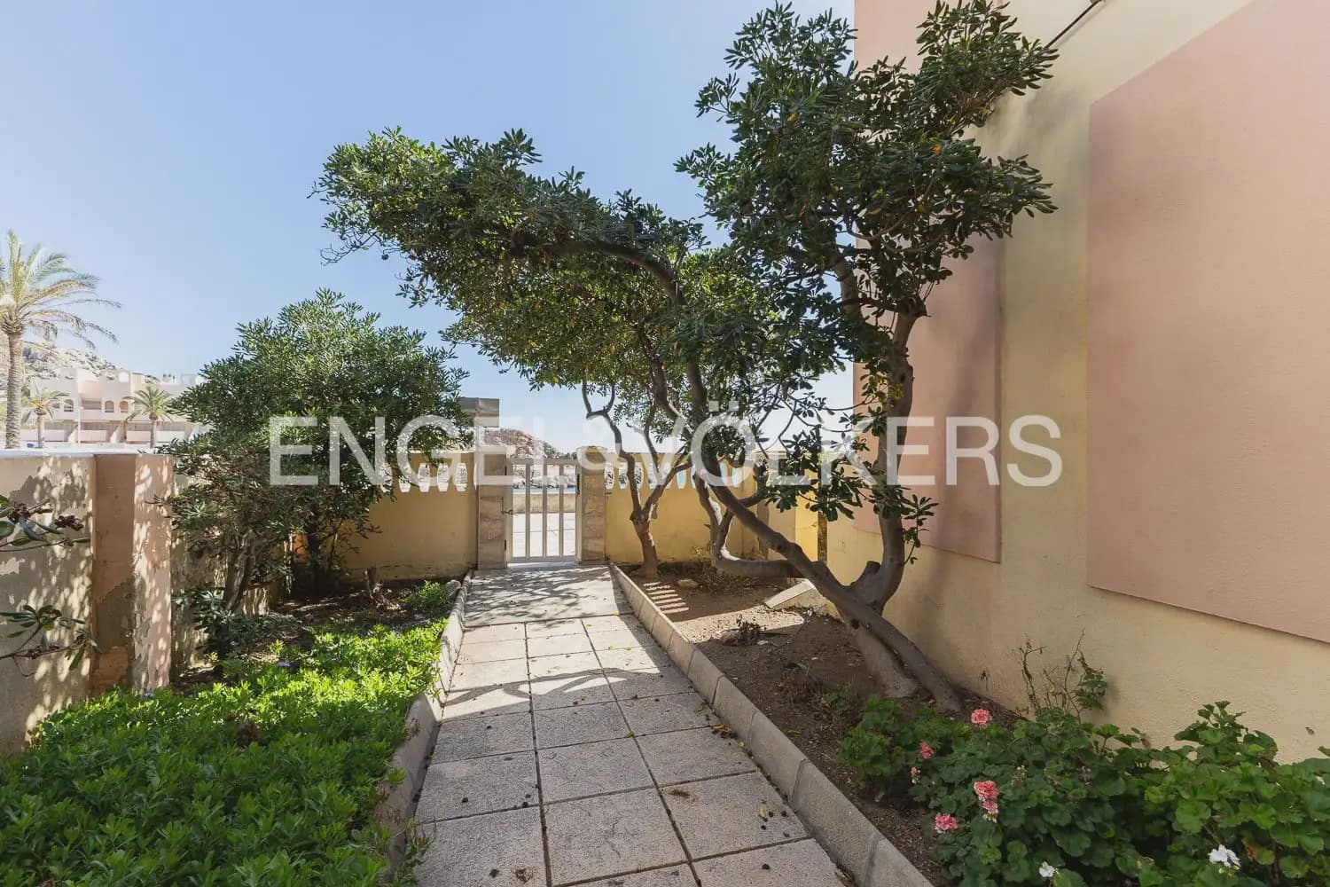 1 bedroom Flat for sale in Cullera with garage - € 210,000 (Ref: 9897601)