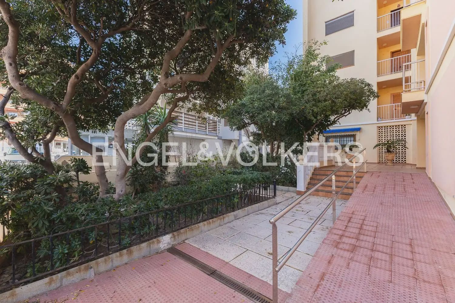 1 bedroom Flat for sale in Cullera with garage - € 210,000 (Ref: 9897601)