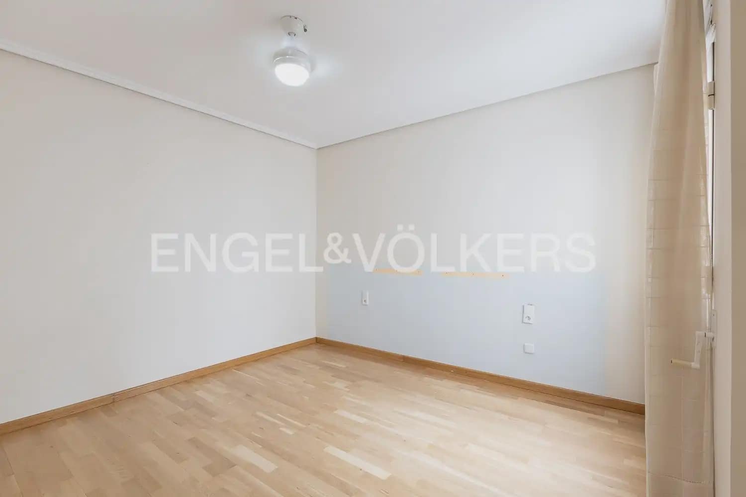 4 sypialnia Mieszkanie na sprzedaż w Miasto Walencja z garażem - 485 000 € (Ref: 9897604)