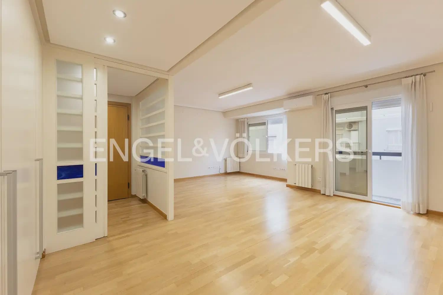 4 sypialnia Mieszkanie na sprzedaż w Miasto Walencja z garażem - 485 000 € (Ref: 9897604)